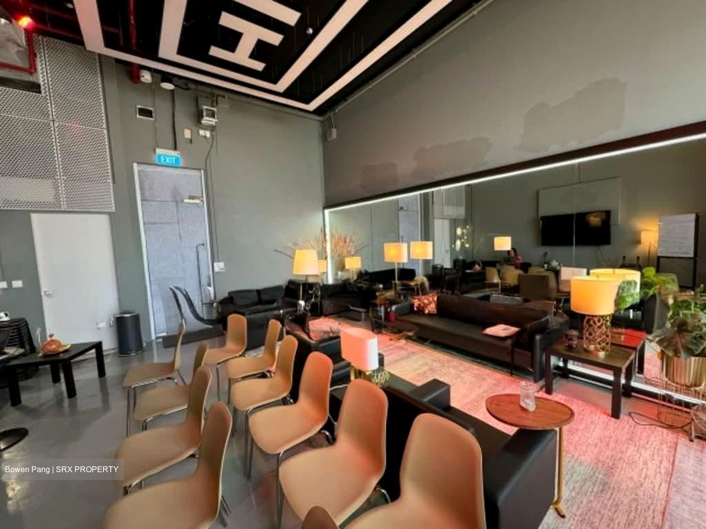 Centrium Square (D8), Office #538451481